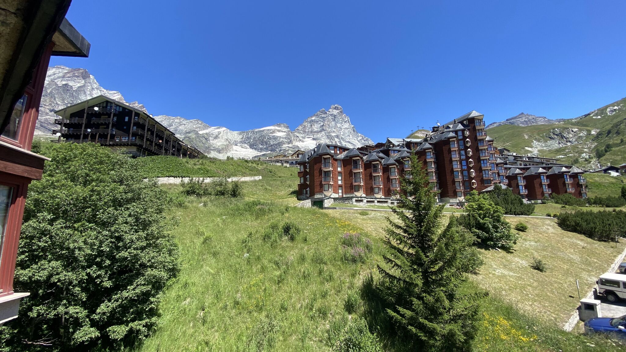 Italianway Valtournenche White dream Apartment in front of Matterhorn peak