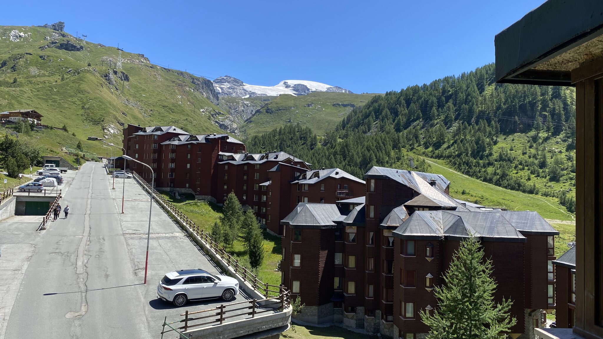 Italianway Valtournenche White dream Apartment in front of Matterhorn peak