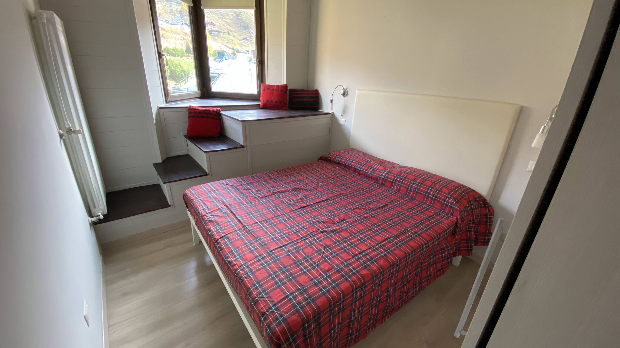 Italianway Valtournenche White dream Apartment in front of Matterhorn peak