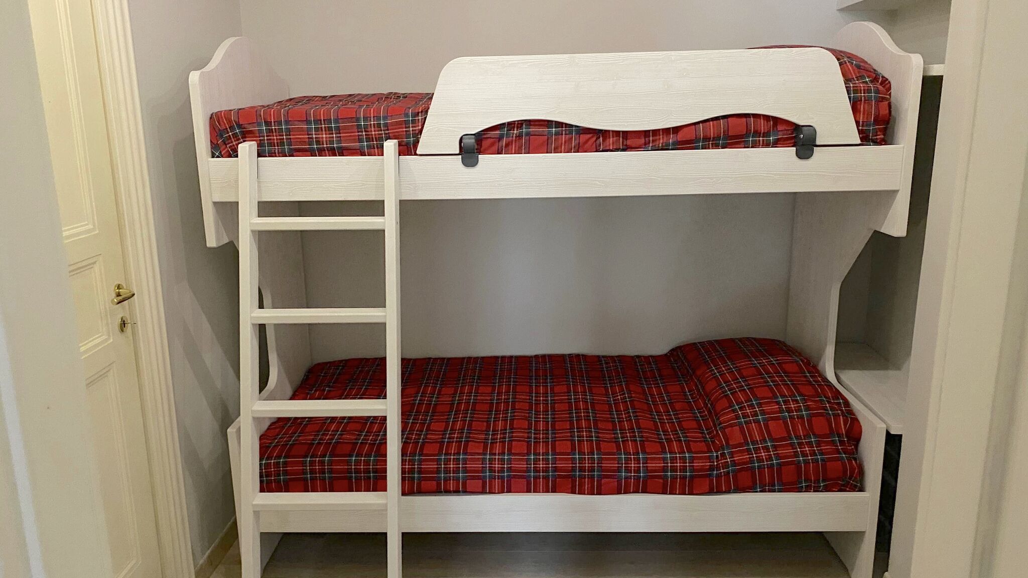 Italianway Valtournenche White dream Apartment in front of Matterhorn peak