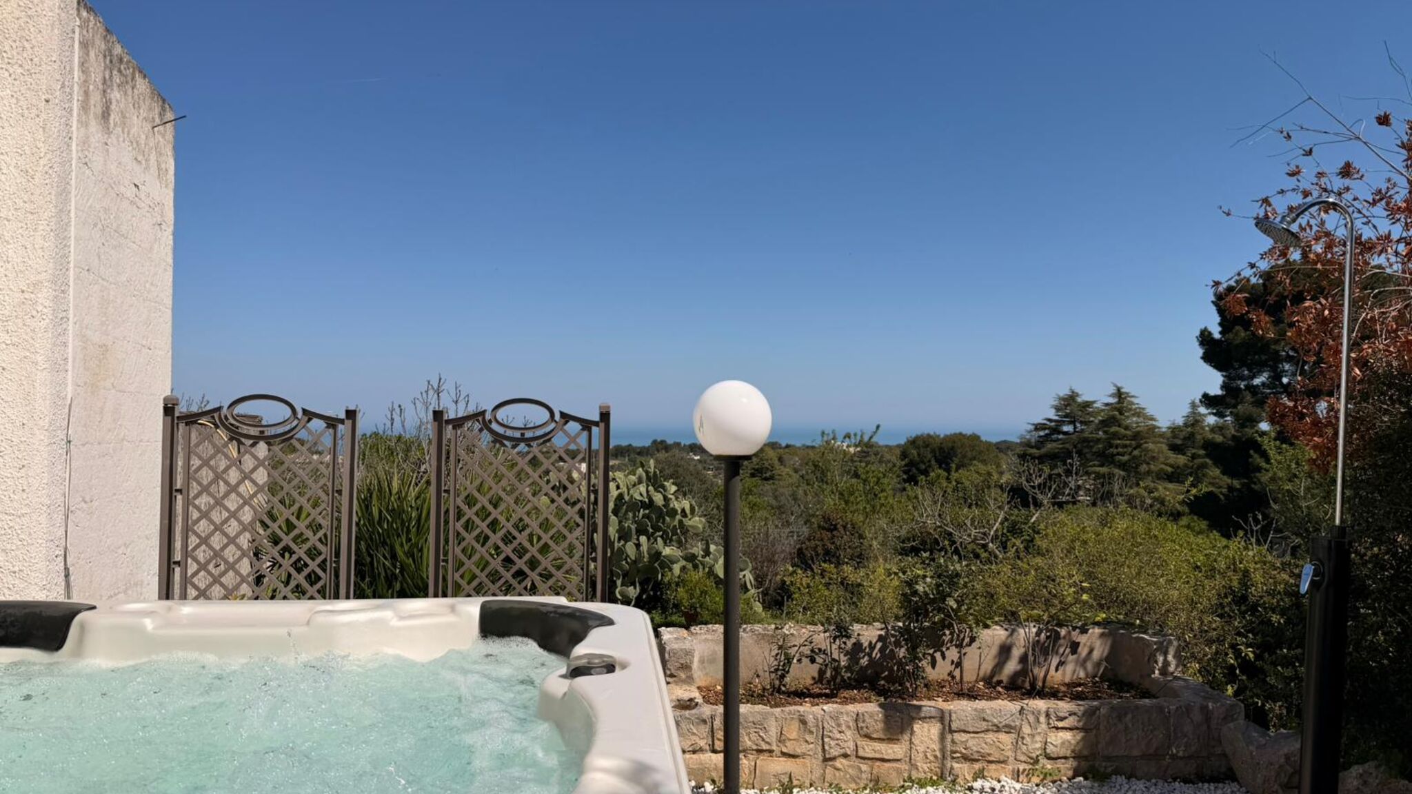 MONHOLIDAY - ospitalità e servizi per il turismo Monopoli Trulli Valeria by Monholiday