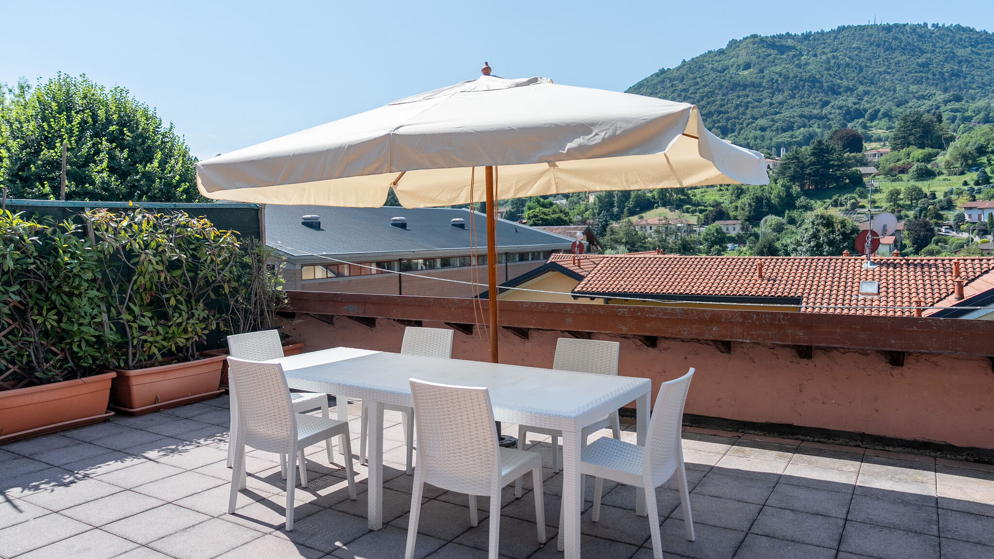 Italianway Bellagio Sunny Apartment with Terrace