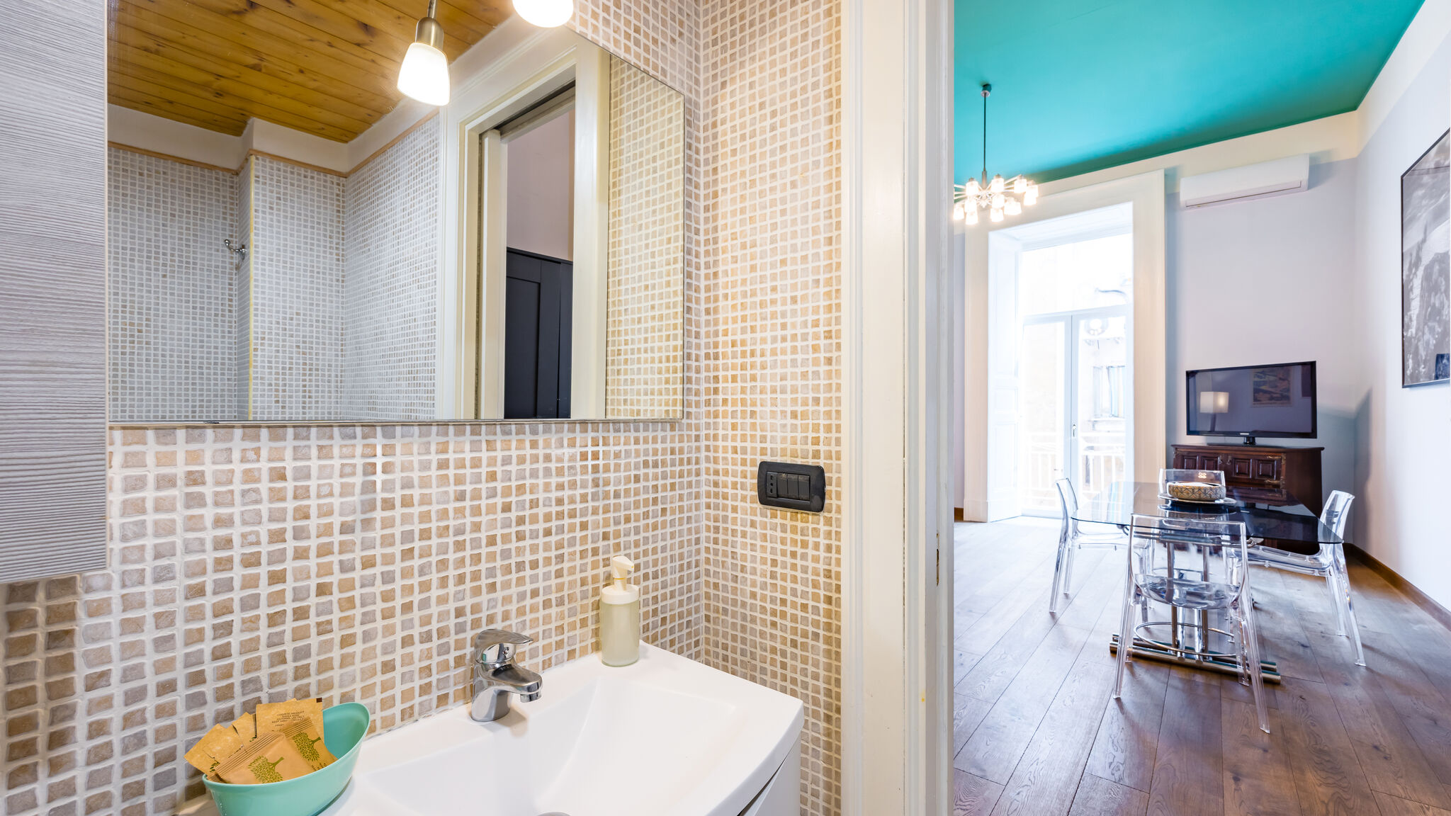 Italianway Napoli Quercia design home in the center 