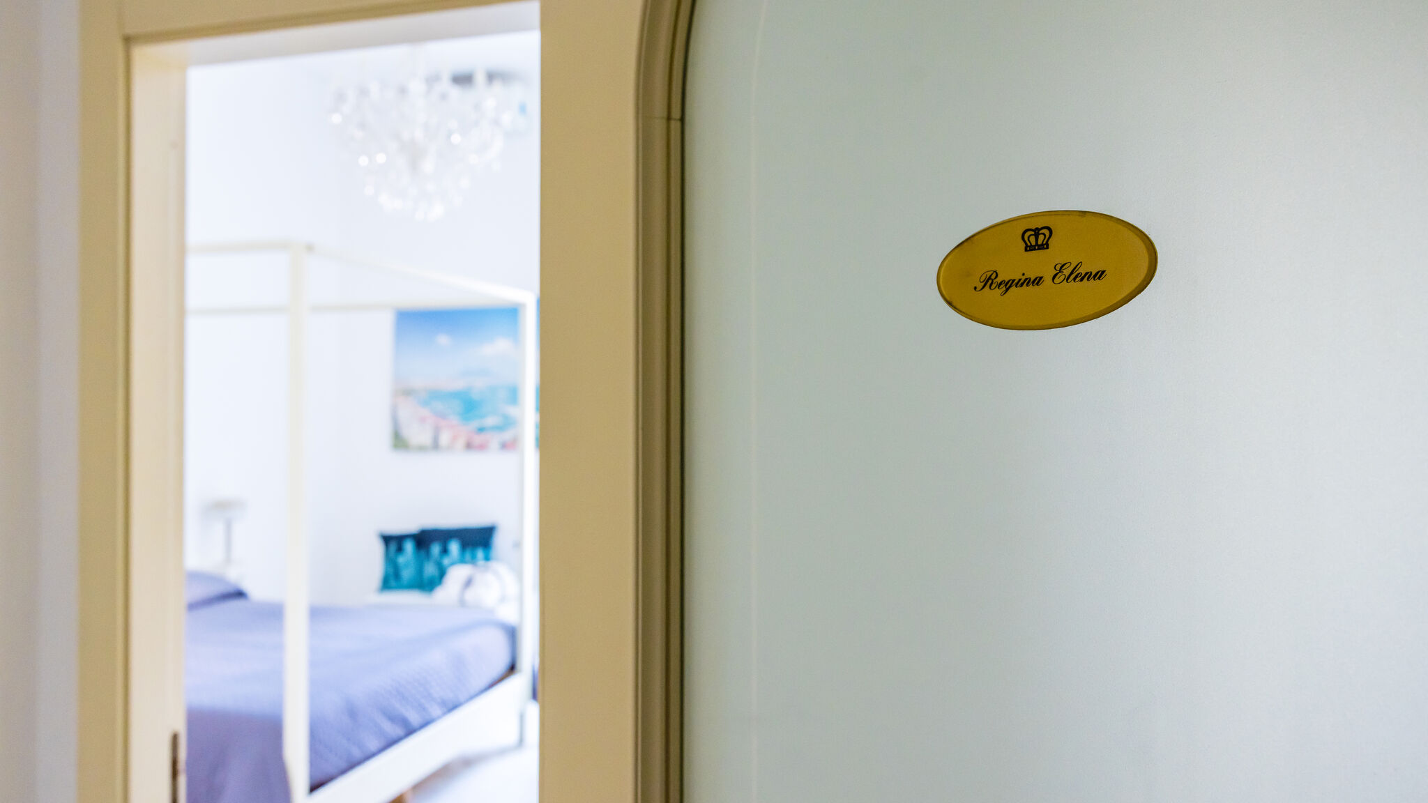 Italianway Napoli Luxury Toledo 22 - “Regina Elena”