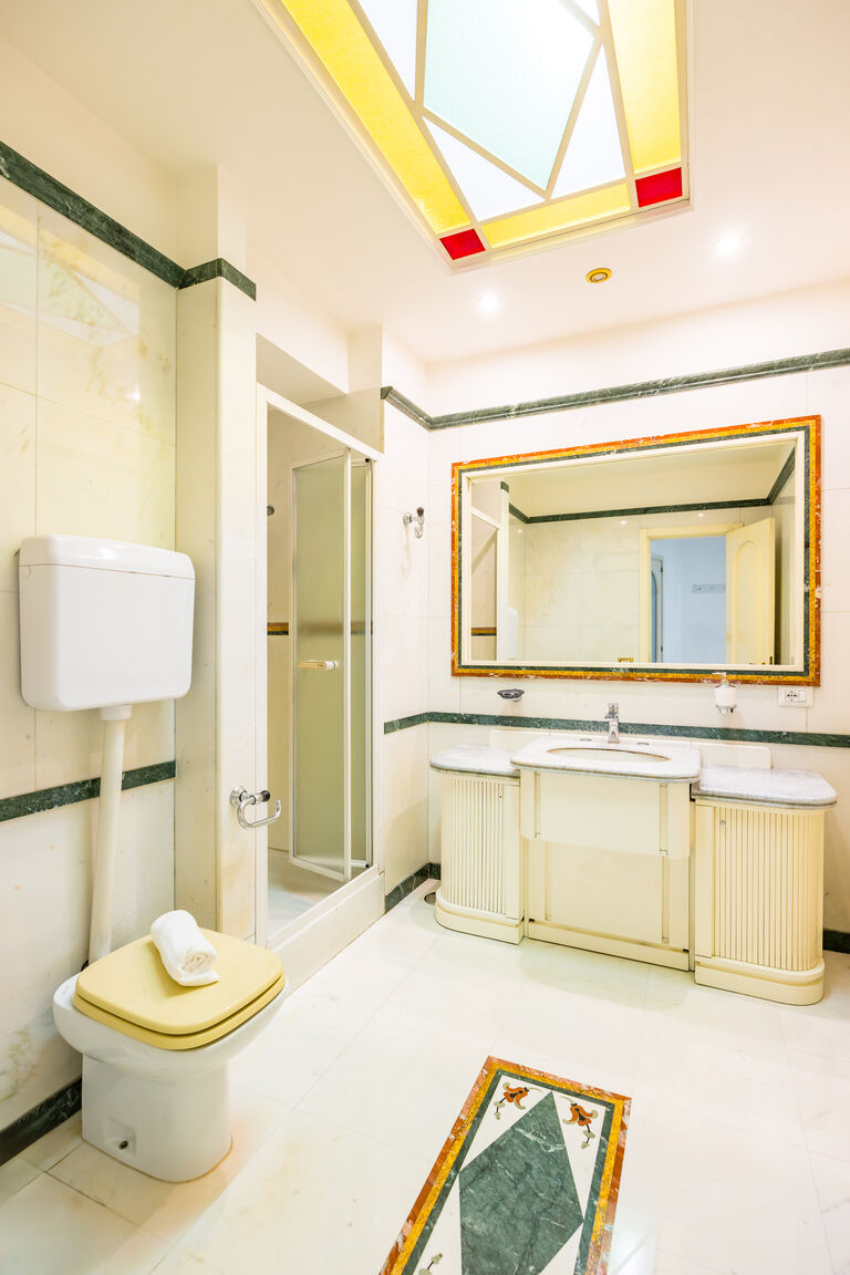 Italianway Napoli Luxury Toledo 22 - “Regina Elena”