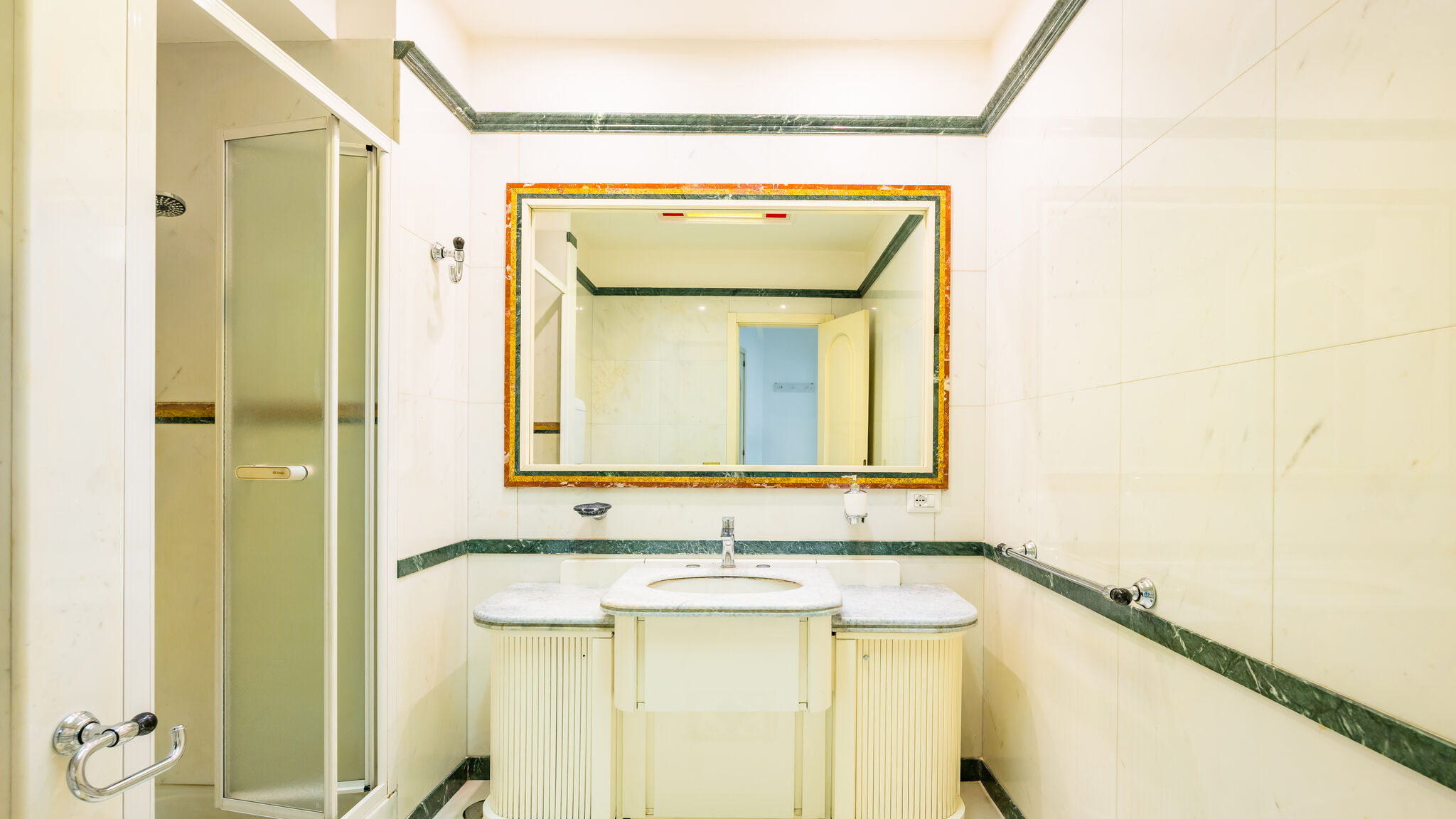 Italianway Napoli Luxury Toledo 22 - “Regina Elena”