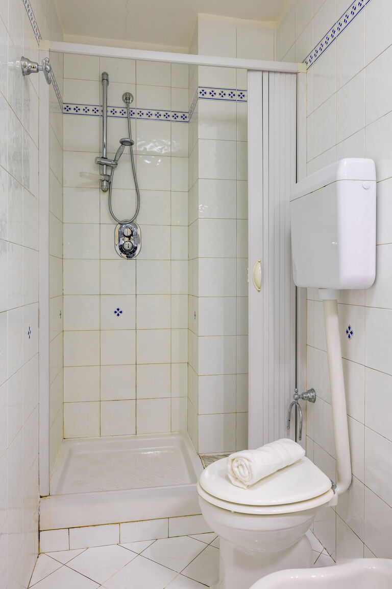 Italianway Napoli Luxury Toledo 22 - “Regina Isabella”