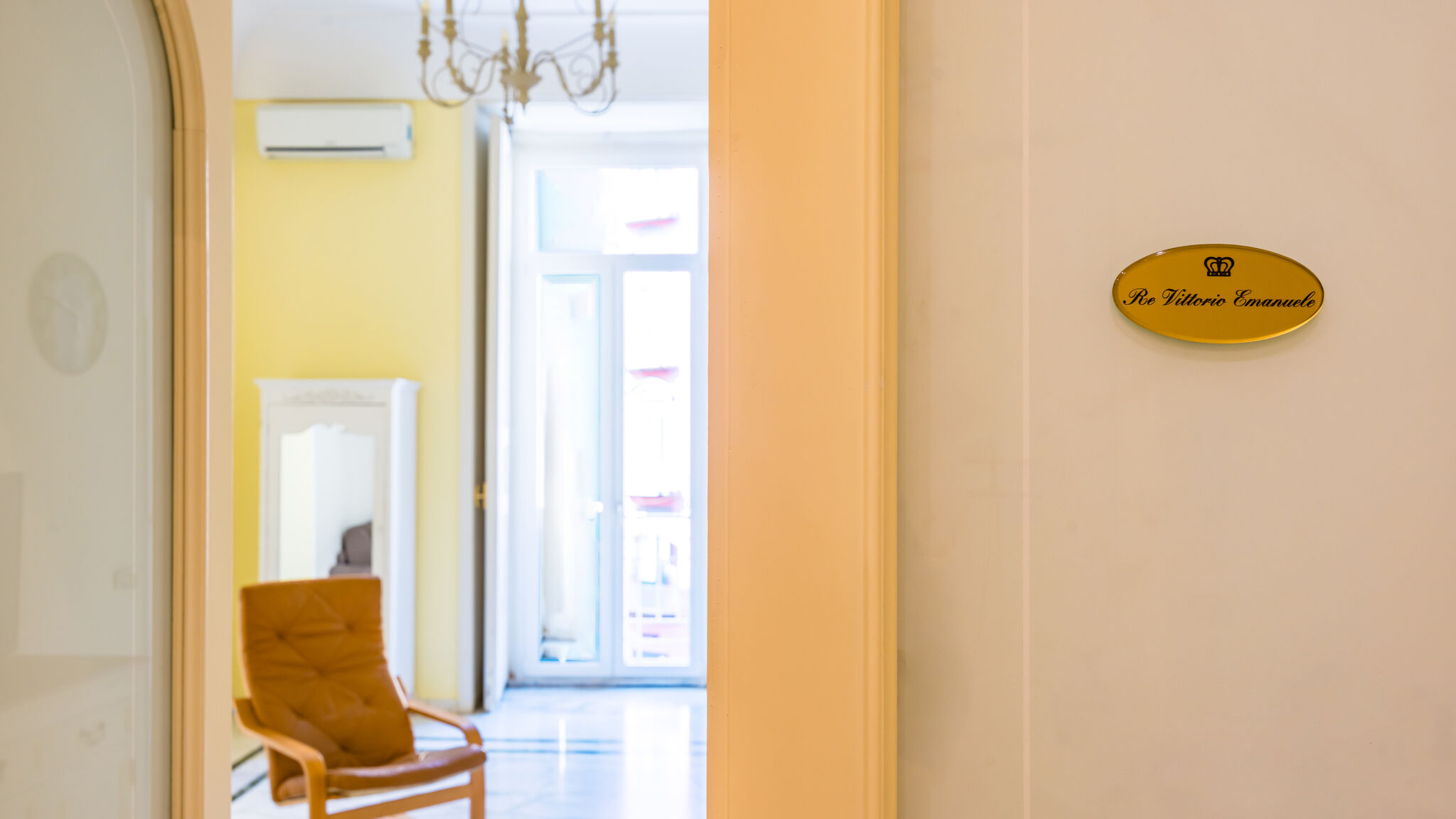 Italianway Napoli Luxury Toledo 22 - “Re Vittorio Emanuele”