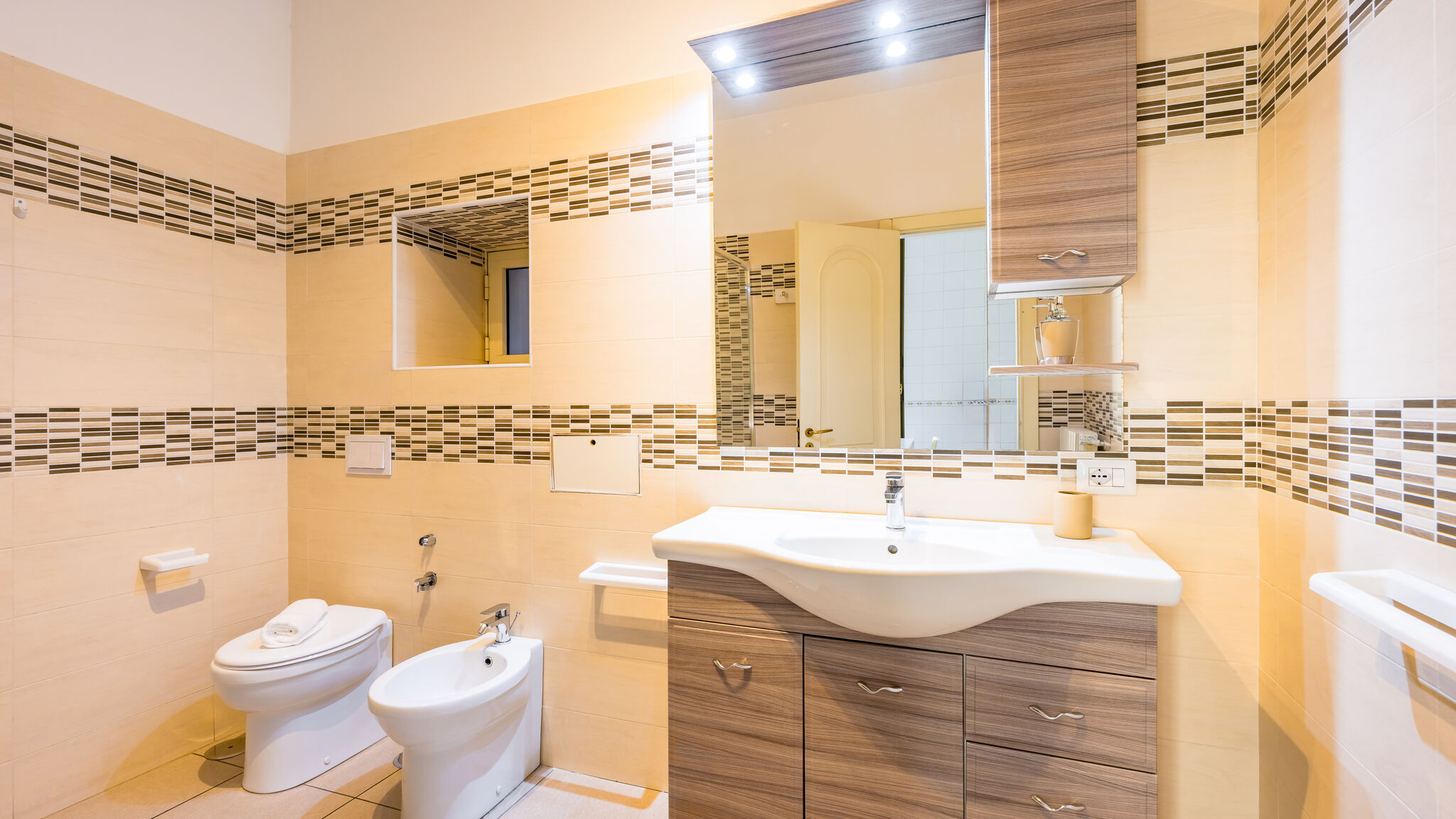 Italianway Napoli Luxury Toledo 22 - “Re Vittorio Emanuele”