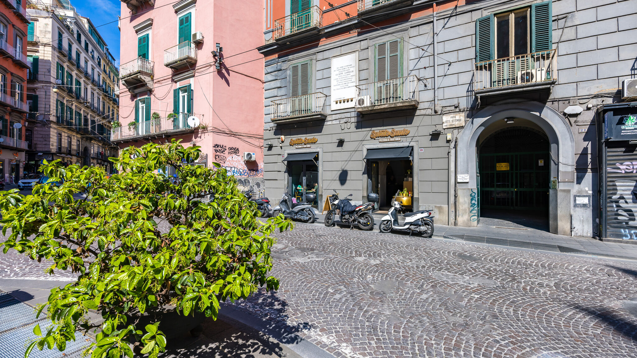Italianway Napoli Luxury Toledo 22 - “Re Vittorio Emanuele”