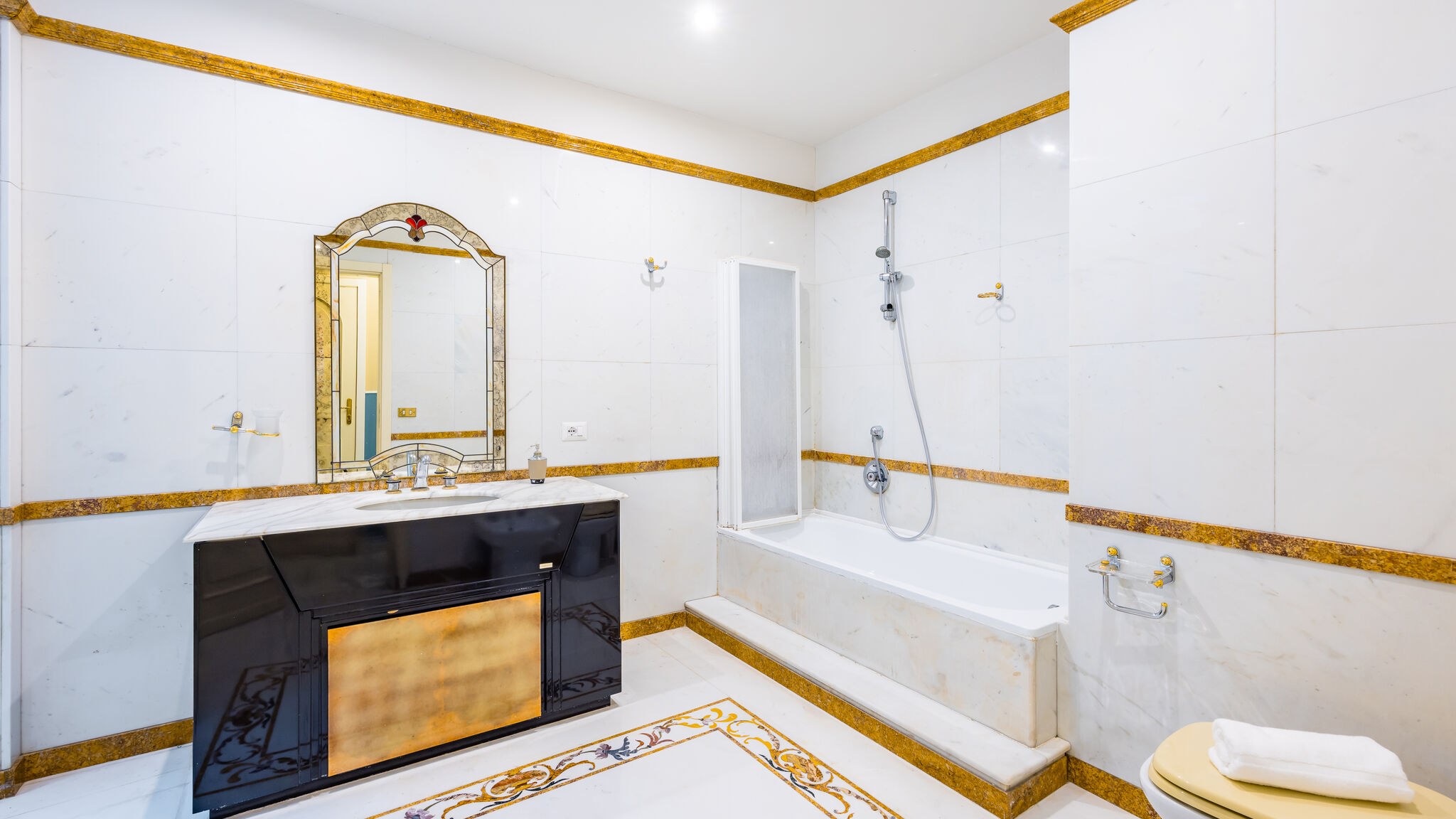 Italianway Napoli Luxury Toledo 22 - Regina Vittoria