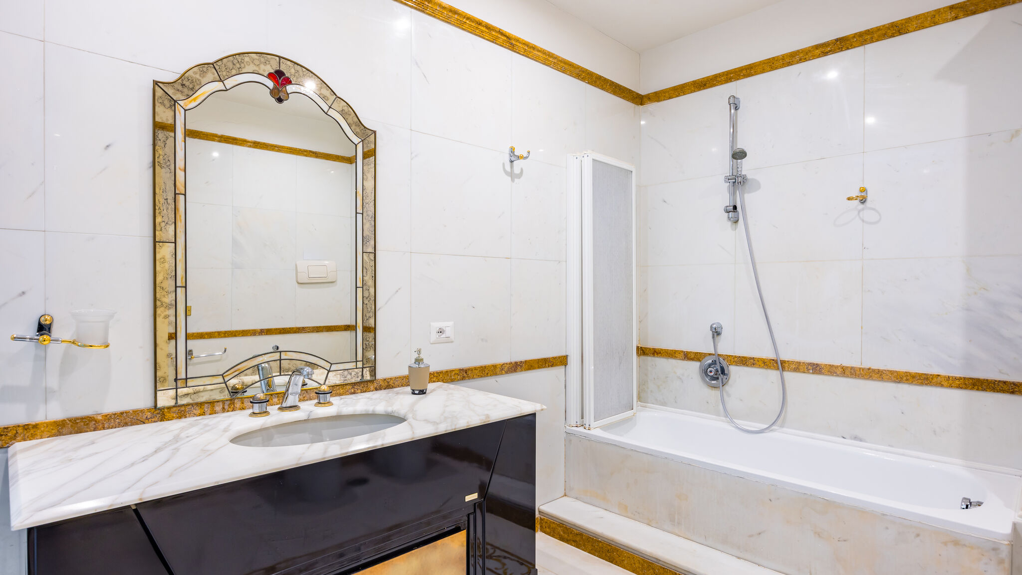 Italianway Napoli Luxury Toledo 22 - Regina Vittoria