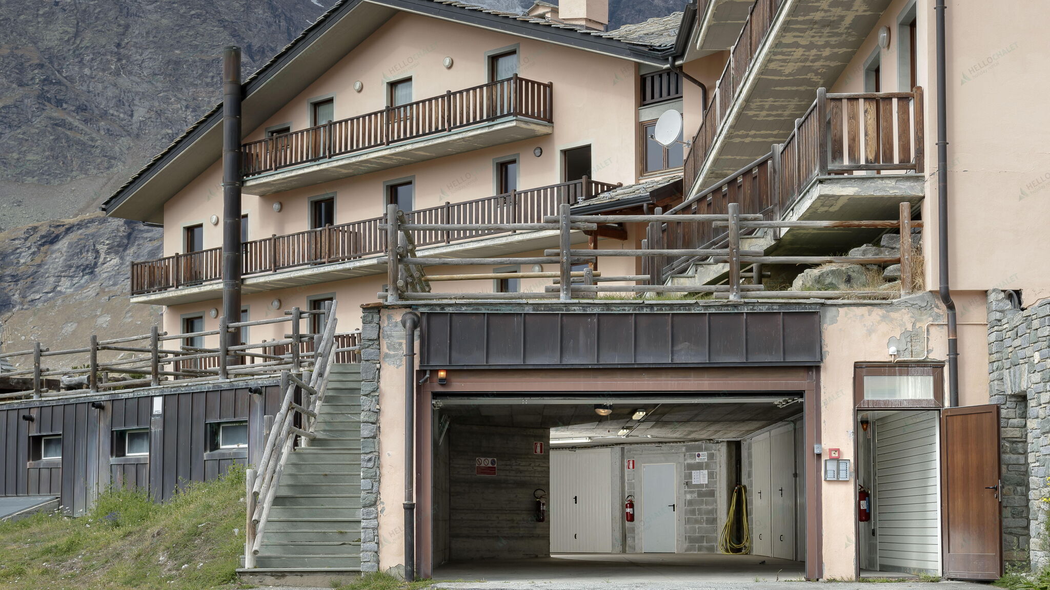 Italianway Valtournenche Maison Skis Aux Pieds – Ski-In/Ski-Out Retreat