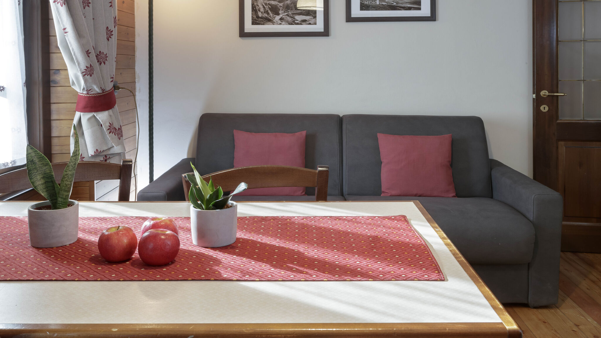 Italianway Valtournenche Maison Maquignaz Central View