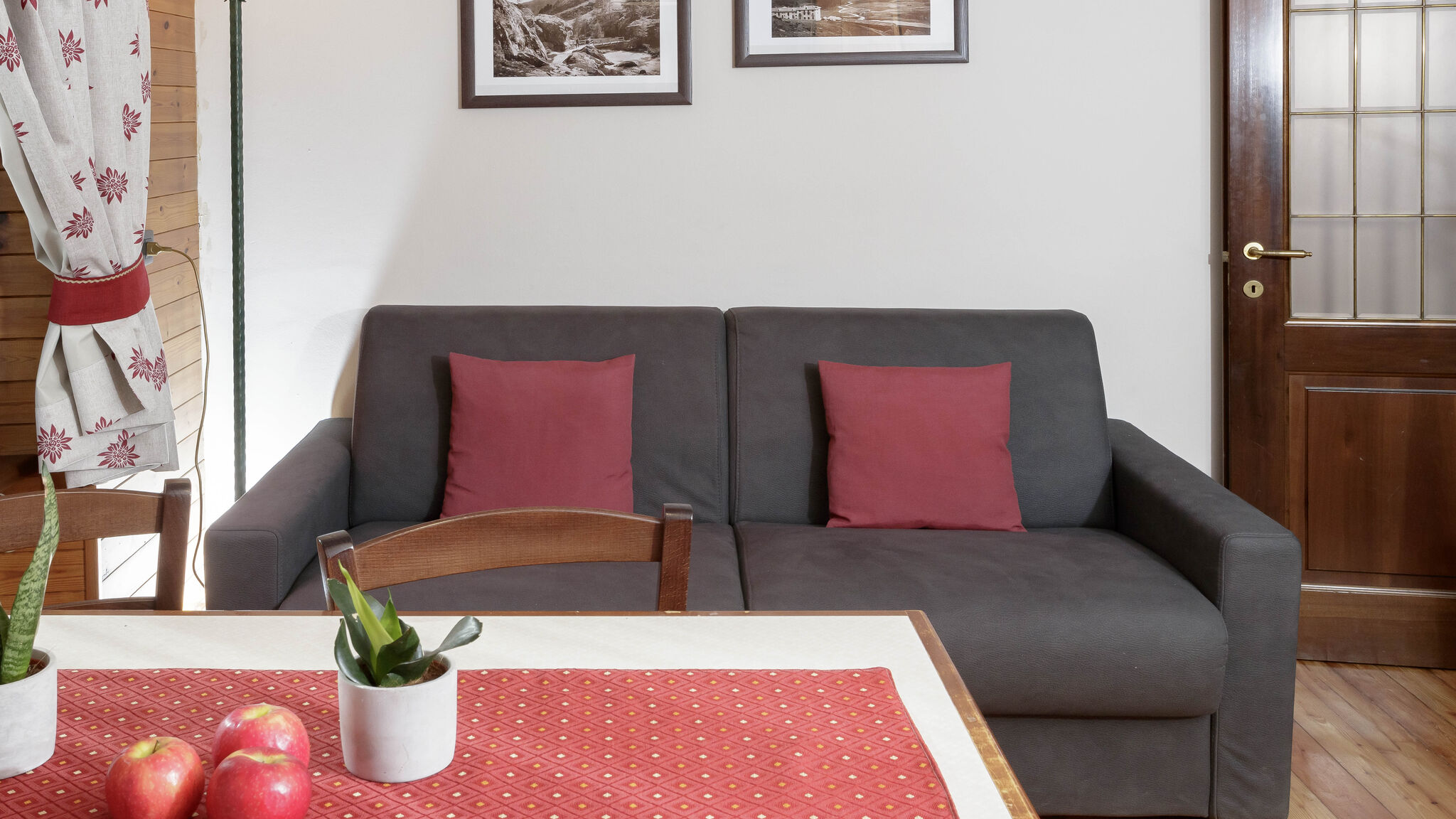 Italianway Valtournenche Maison Maquignaz Central View