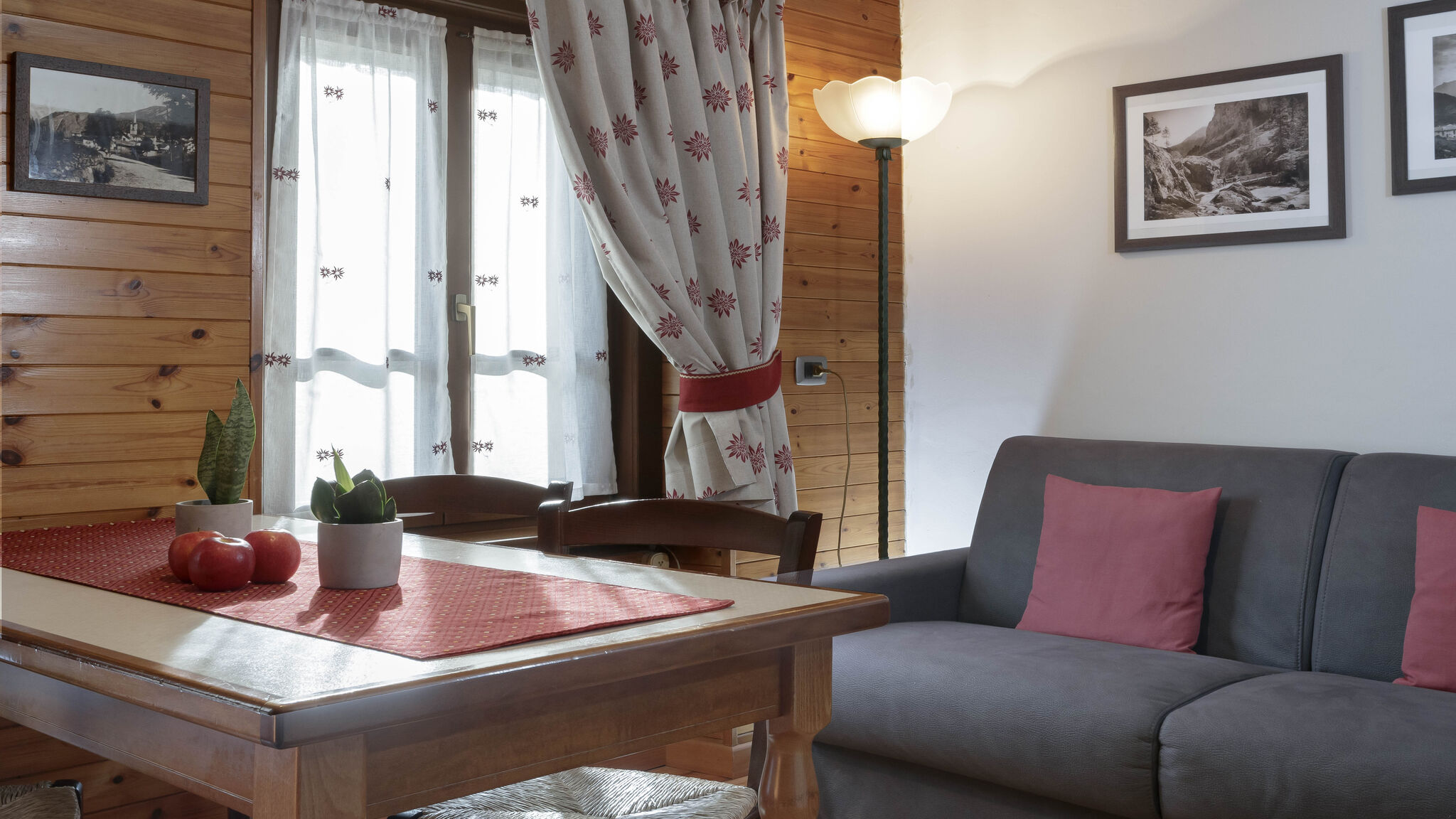 Italianway Valtournenche Maison Maquignaz Central View