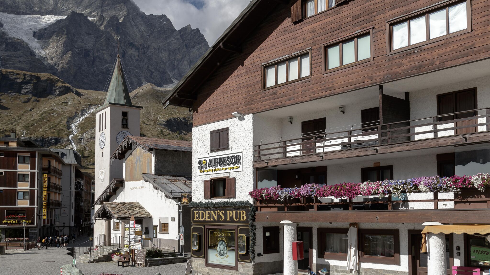 Italianway Valtournenche Ski Apartment Francois - Private Hot Tub Terrace