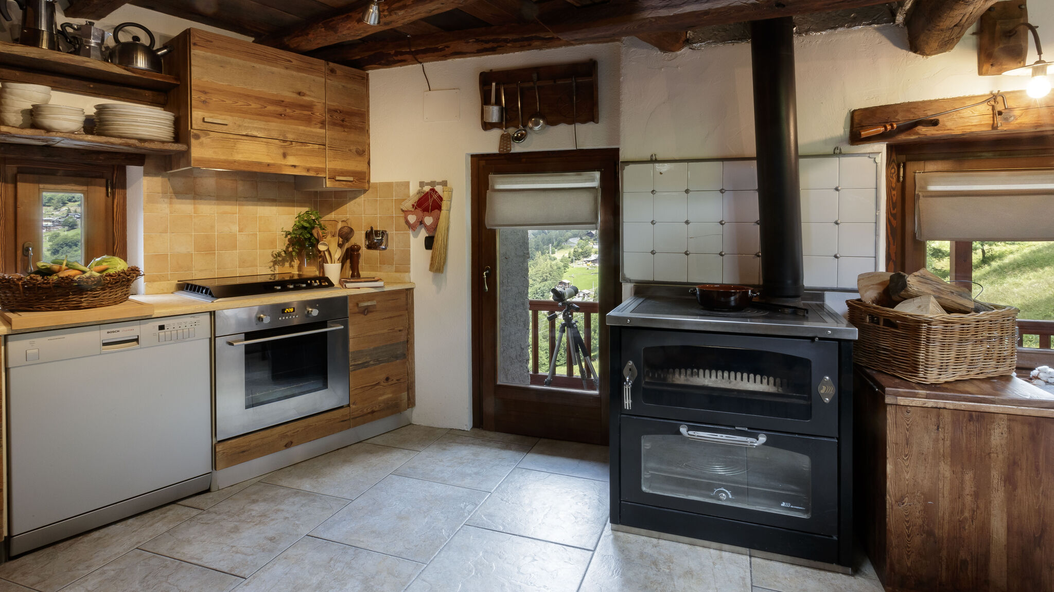 Italianway Valtournenche Chalet da MiRo - Authentic Rascard & Scenic View