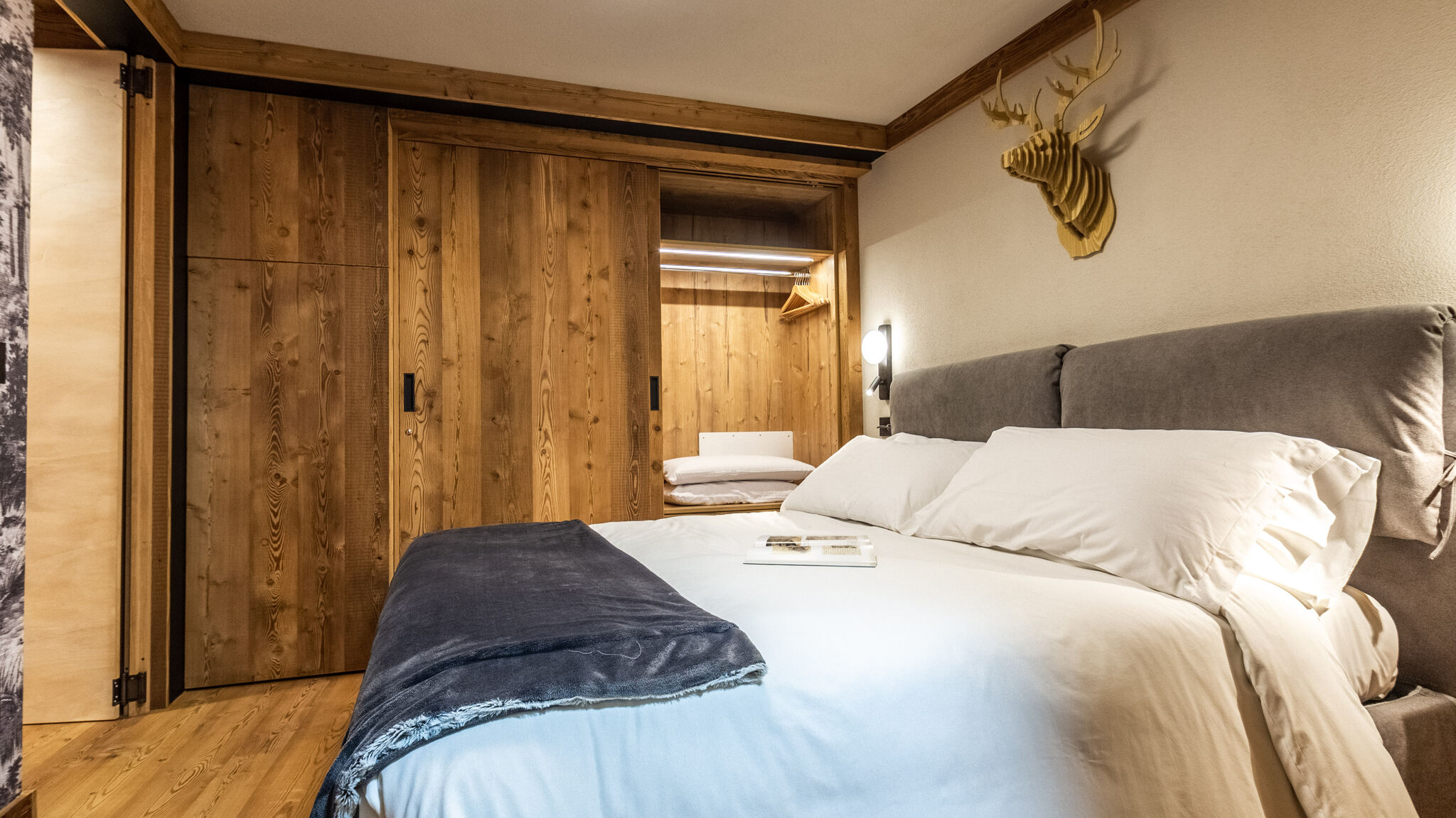Italianway Valtournenche Petit Reins - Alpine Lodge close to Ski Return