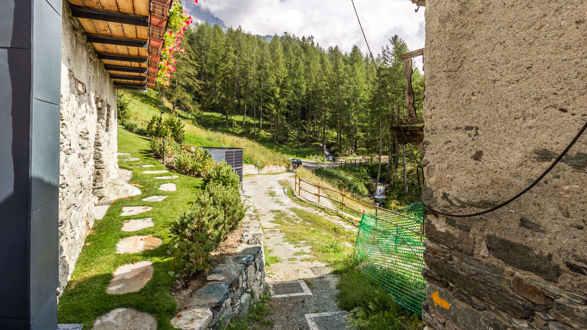 Italianway Valtournenche Petit Reins - Alpine Lodge close to Ski Return