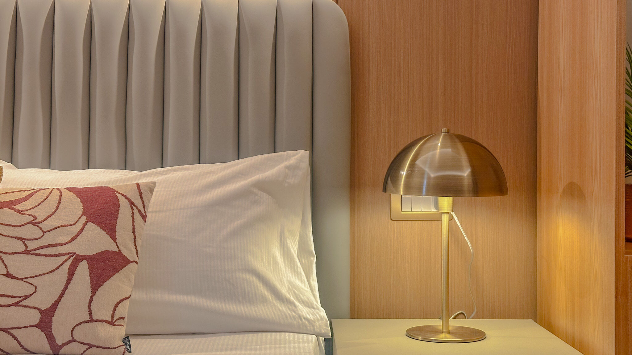 Italianway Milano Galvani Luxury Suites - Classic Red room