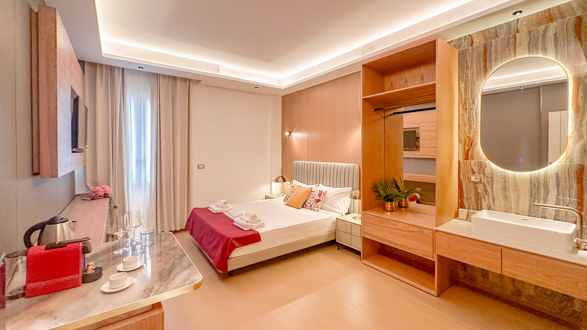 Italianway Milano Galvani Luxury Suites - Classic Red room