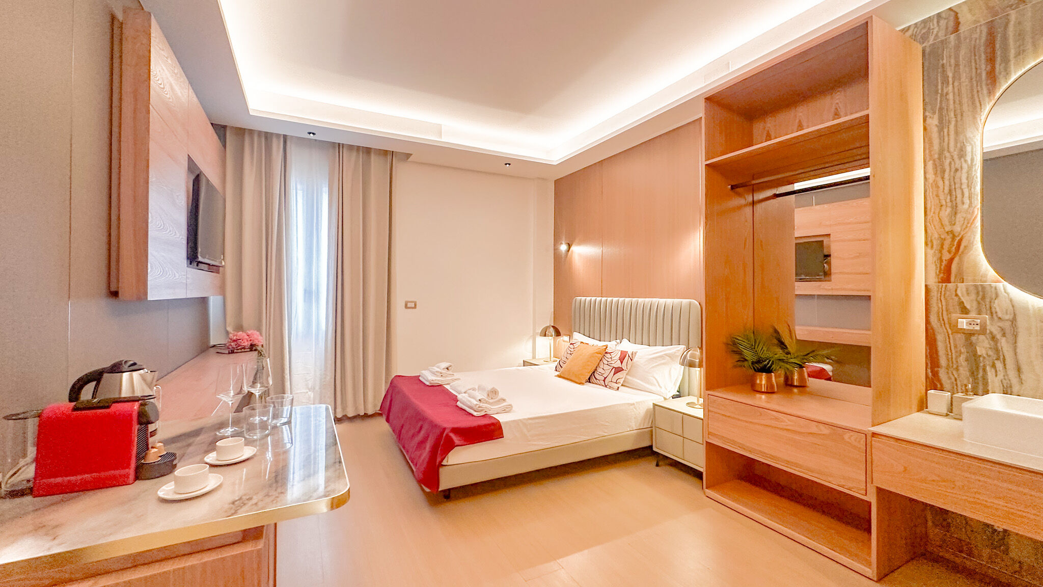 Italianway Milano Galvani Luxury Suites - Classic Red room