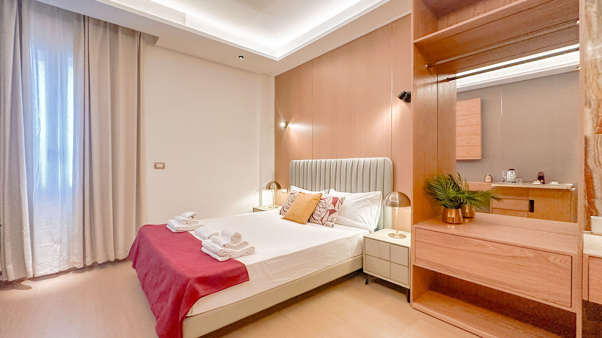 Italianway Milano Galvani Luxury Suites - Classic Red room