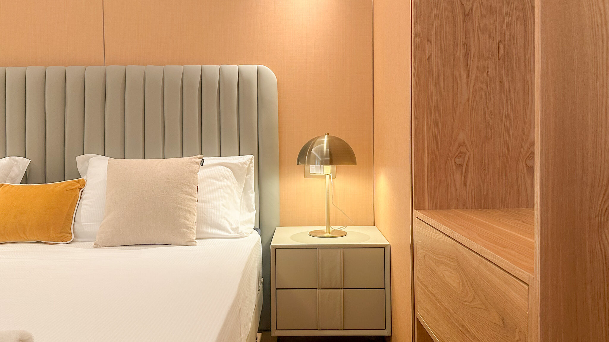 Italianway Milano Galvani Luxury Suites - Deluxe White room