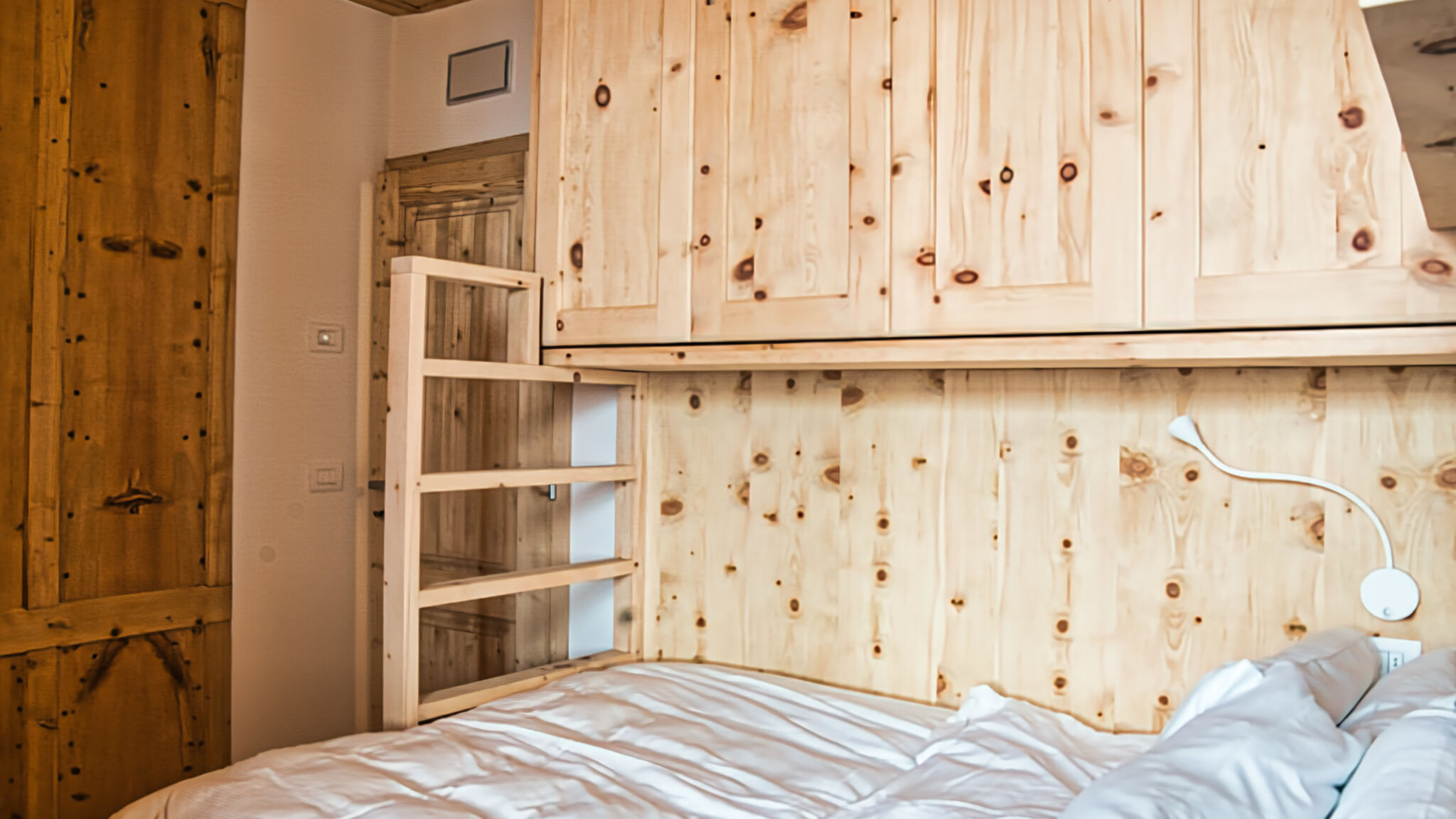 Italianway Bormio Design Mountain Home in Center of Bormio 