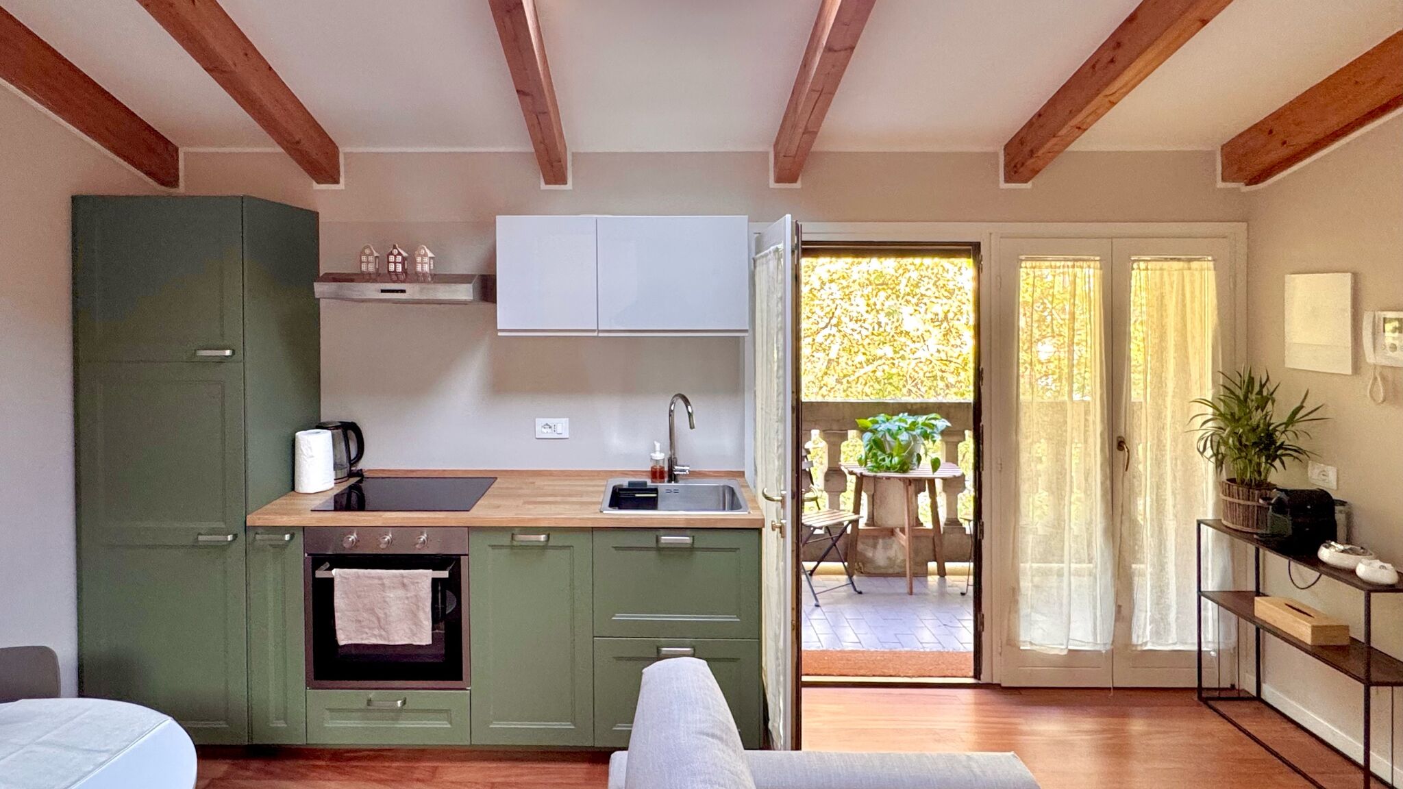 Italianway Milano Pezzotti 12 design apt in the city center