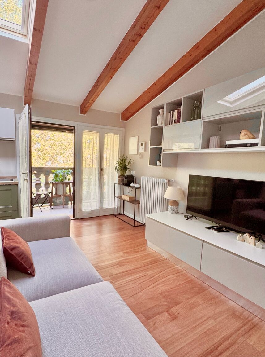 Italianway Milano Pezzotti 12 design apt in the city center