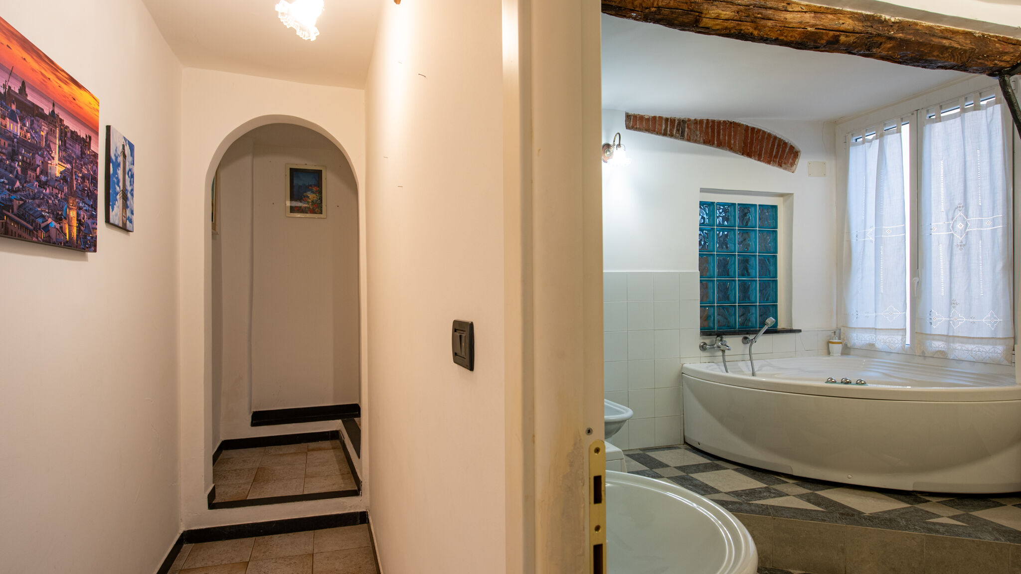 Italianway Genova [Acquario a 5 min] Jacuzzi e vista sui vicoli