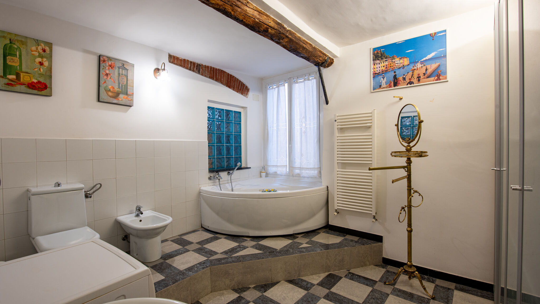 Italianway Genova [Acquario a 5 min] Jacuzzi e vista sui vicoli