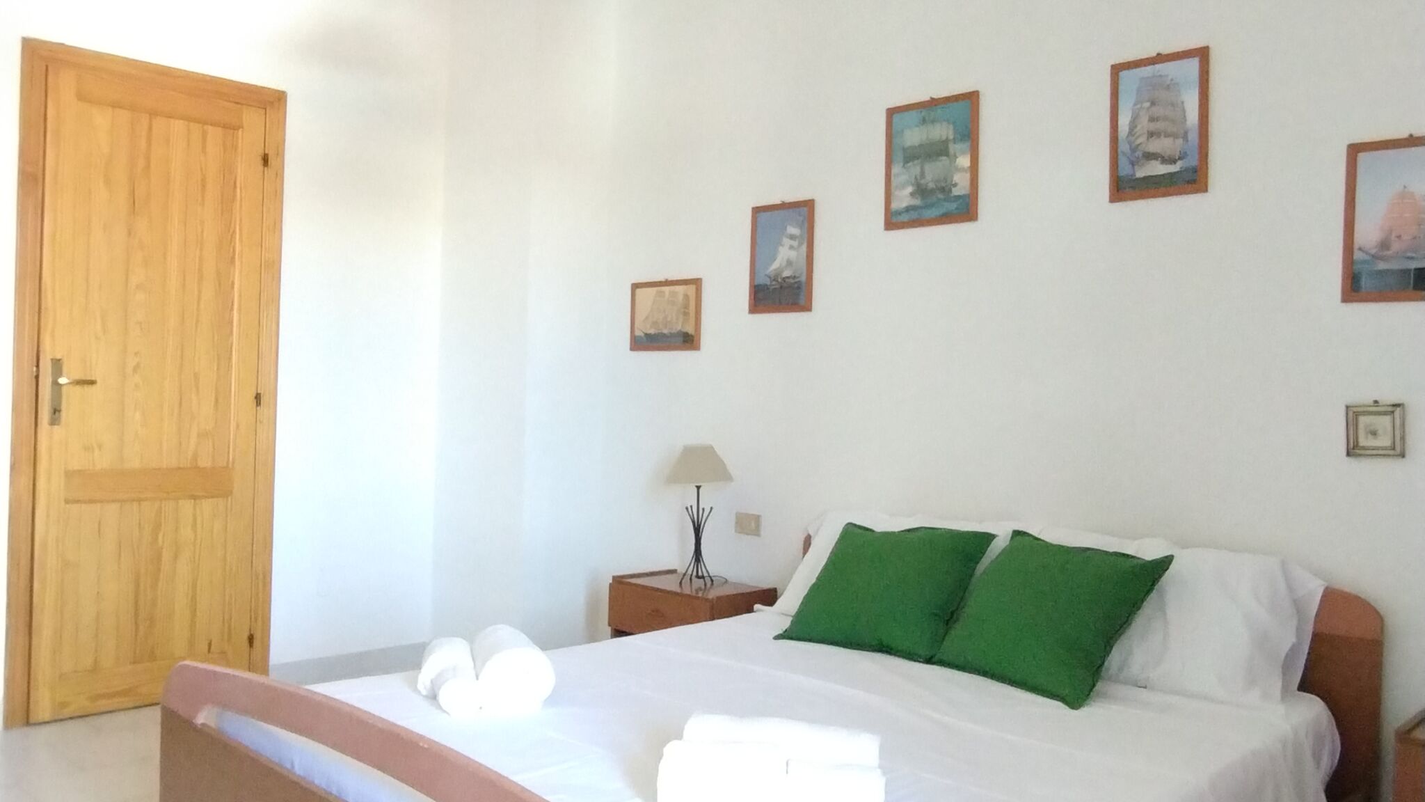 Italianway Calasetta Spartan apartment - a stone's throw from the sea