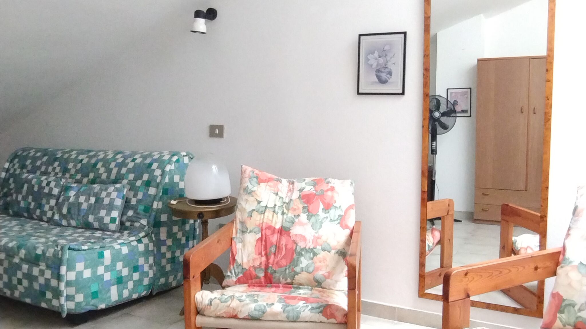 Italianway Calasetta Spartan apartment - a stone's throw from the sea