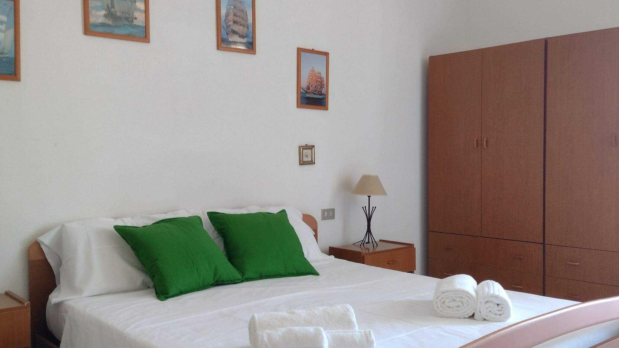 Italianway Calasetta Spartan apartment - a stone's throw from the sea