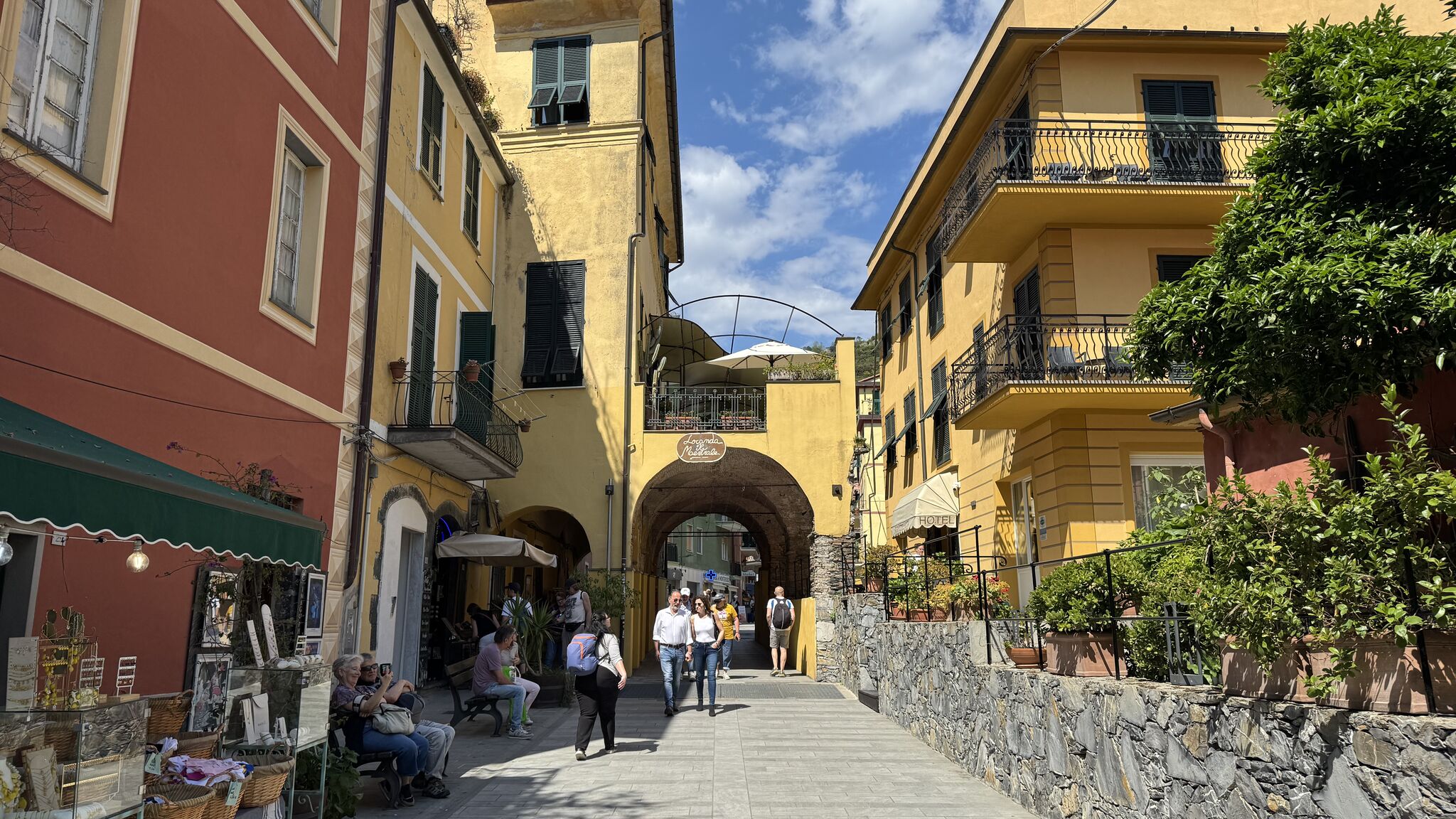 Italianway Monterosso al Mare Calaqui in the centre near the beach