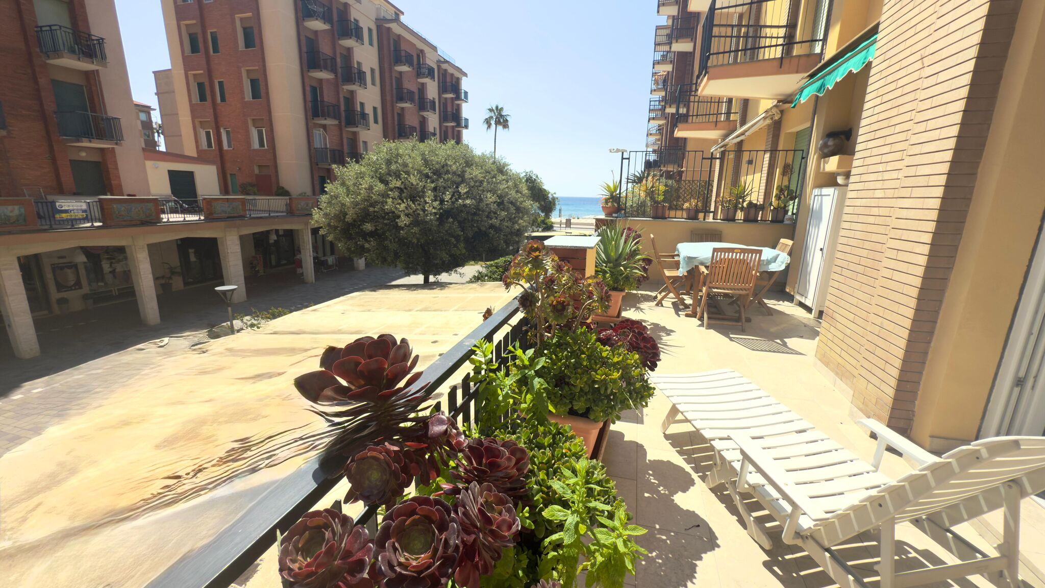 Italianway Andora Terrazza vista mare nel cuore di Andora