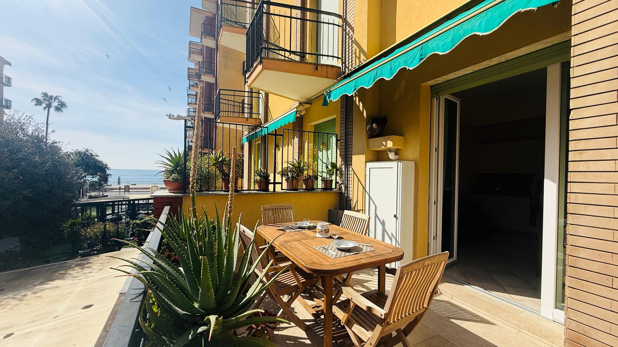 Italianway Andora Terrazza vista mare nel cuore di Andora