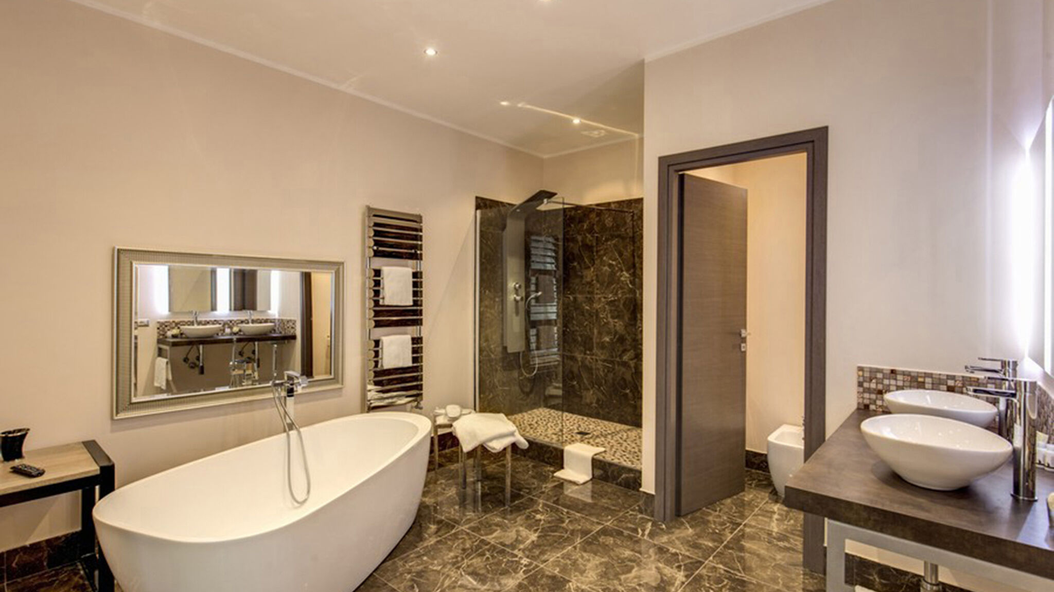 Italianway Roma Colonna 18 room 1 by Ghor