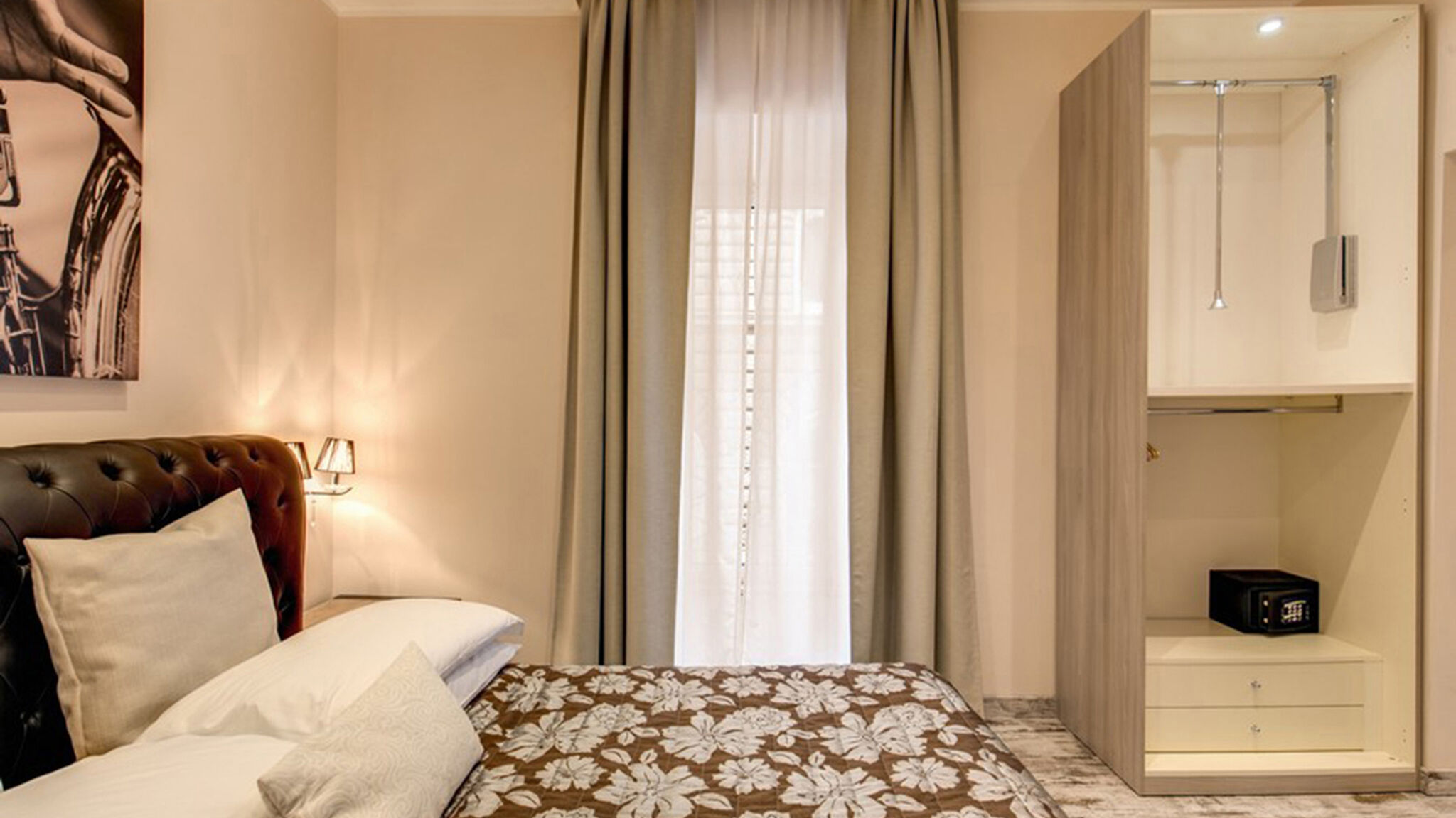 Italianway Roma Colonna 18 room 1 by Ghor