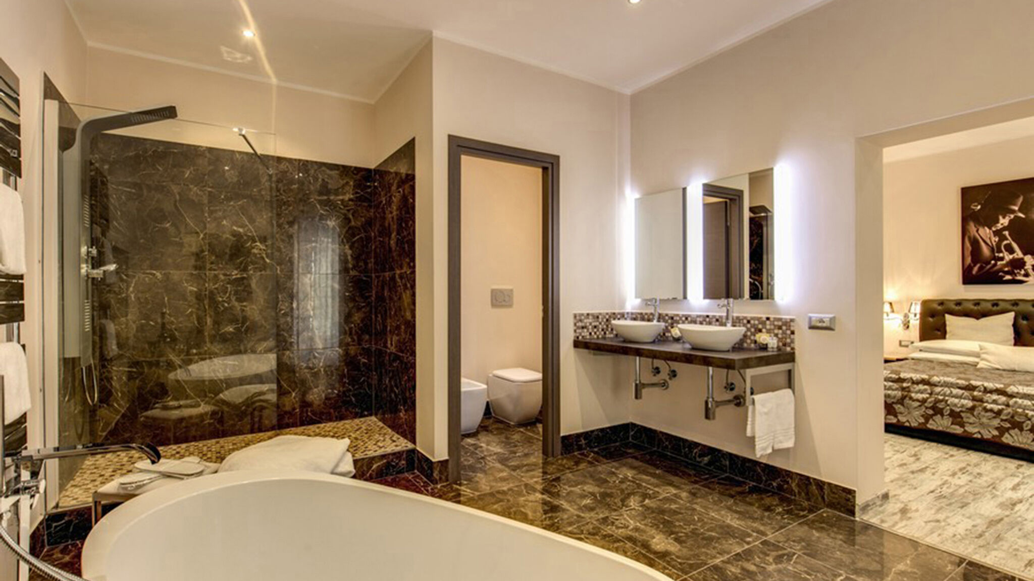 Italianway Roma Colonna 18 room 1 by Ghor