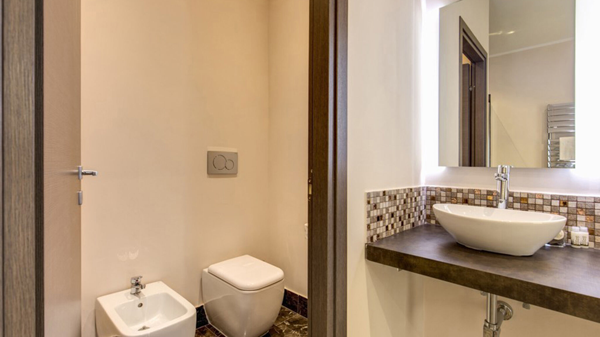 Italianway Roma Colonna 18 room 1 by Ghor