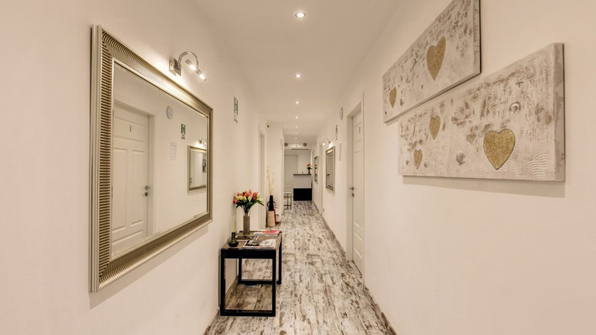 Italianway Roma Colonna 18 room 1 by Ghor