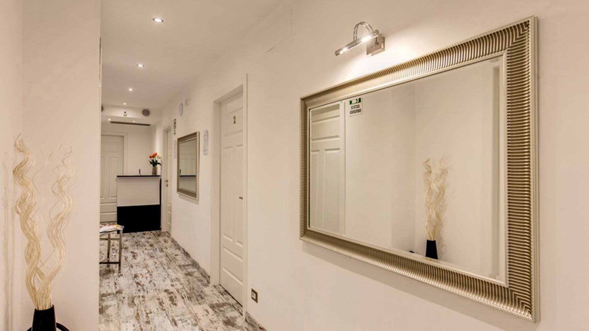 Italianway Roma Colonna 18 room 1 by Ghor