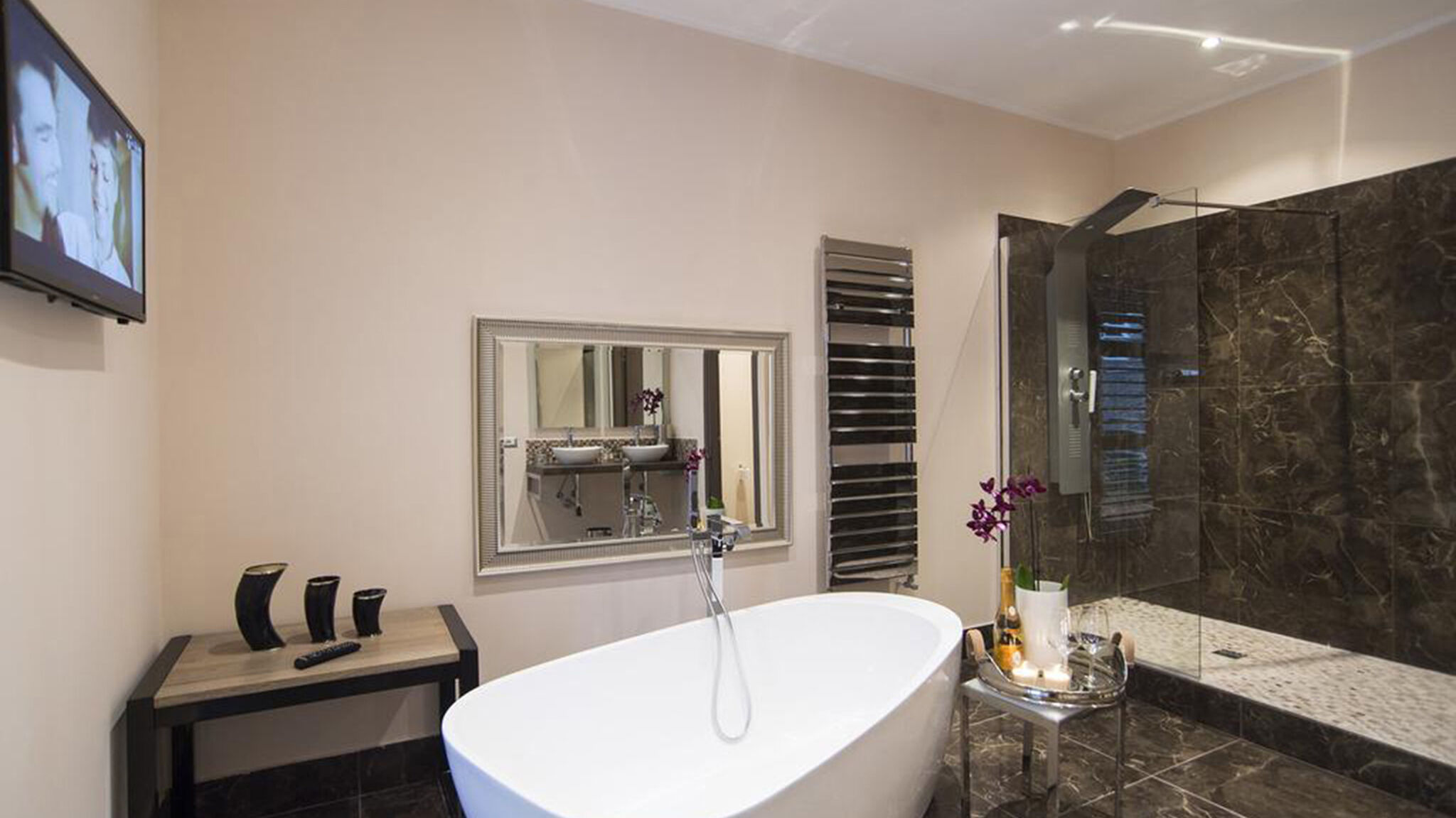 Italianway Roma Colonna 18 room 1 by Ghor