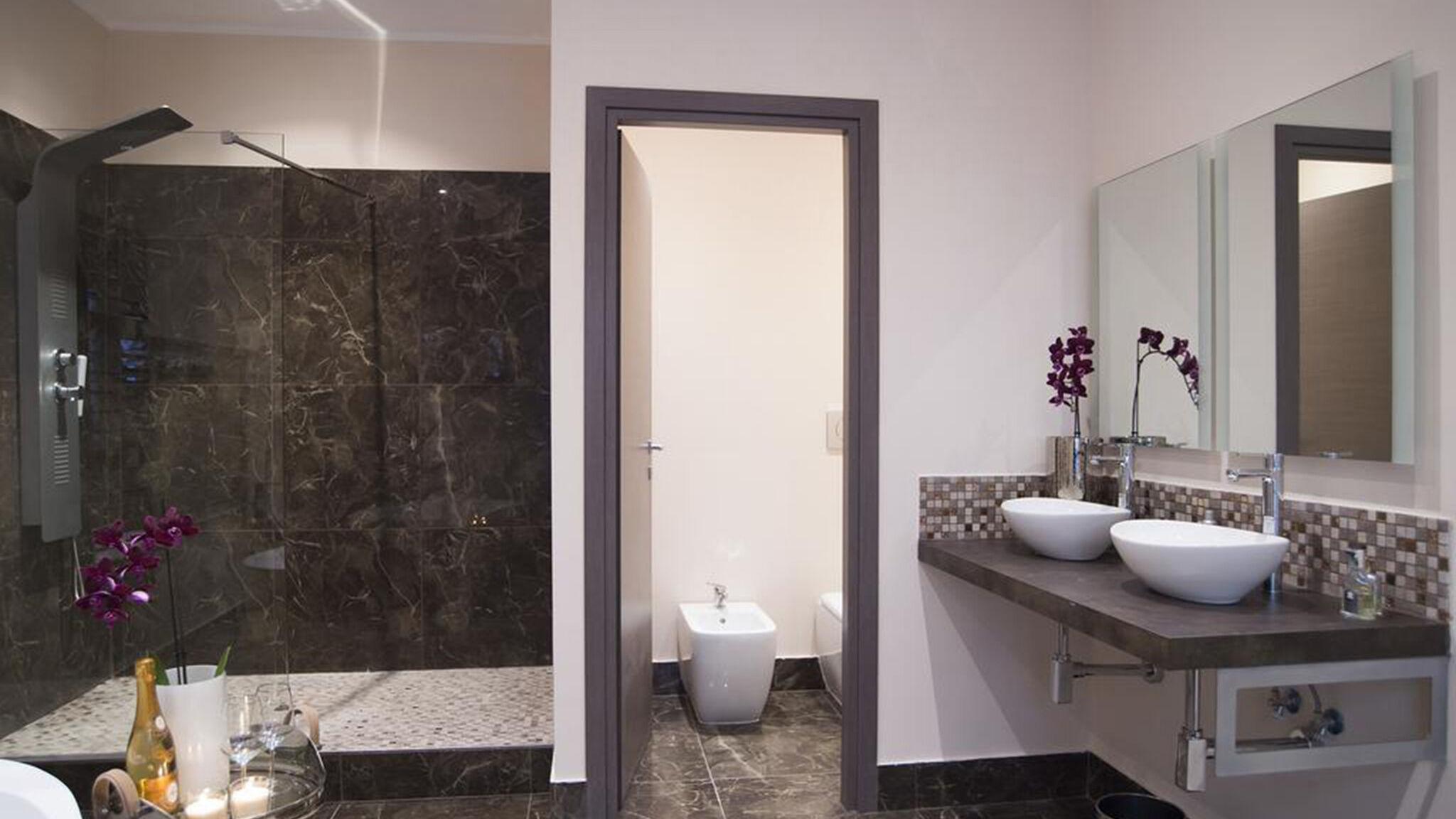 Italianway Roma Colonna 18 room 1 by Ghor