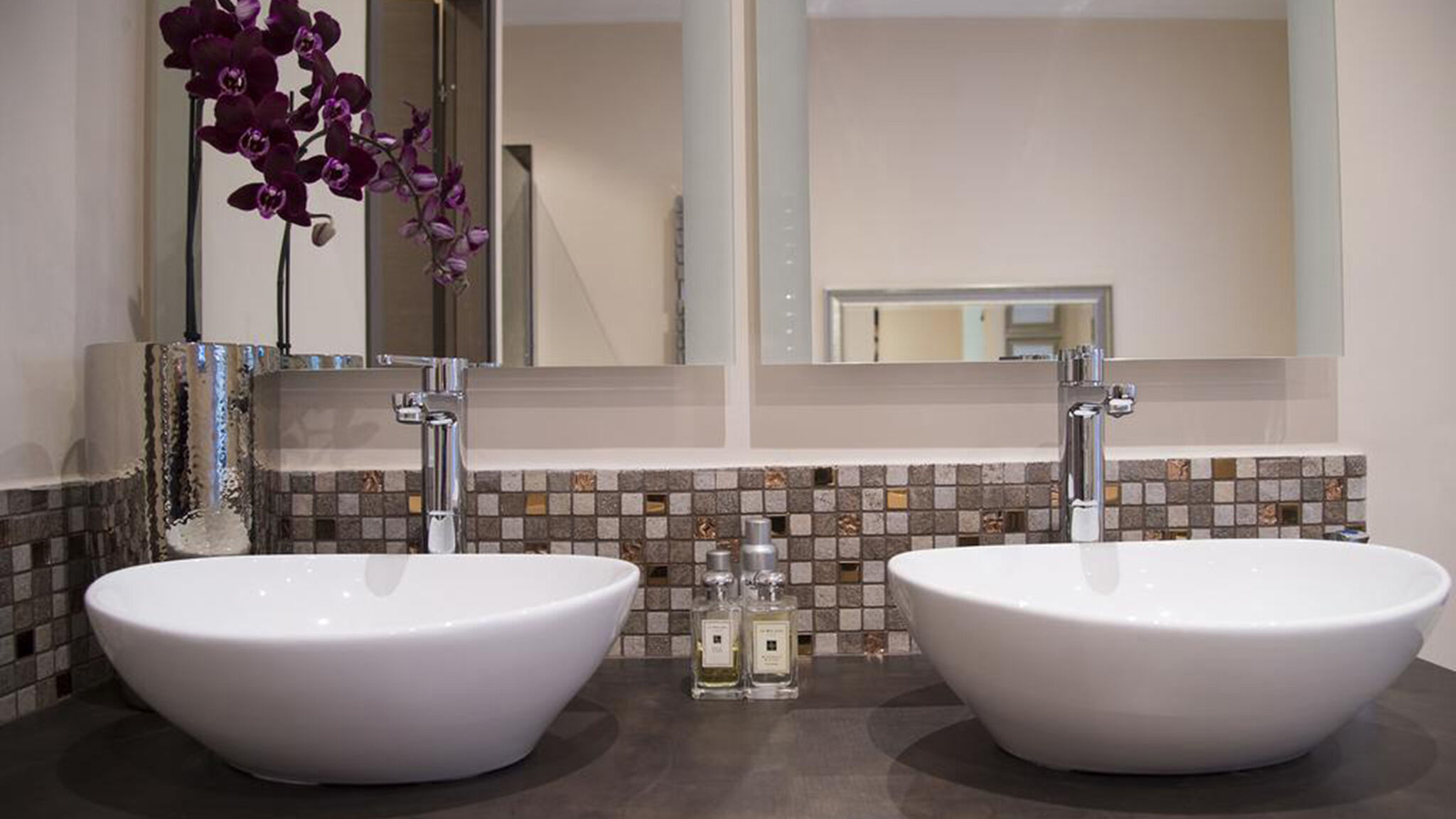 Italianway Roma Colonna 18 room 1 by Ghor