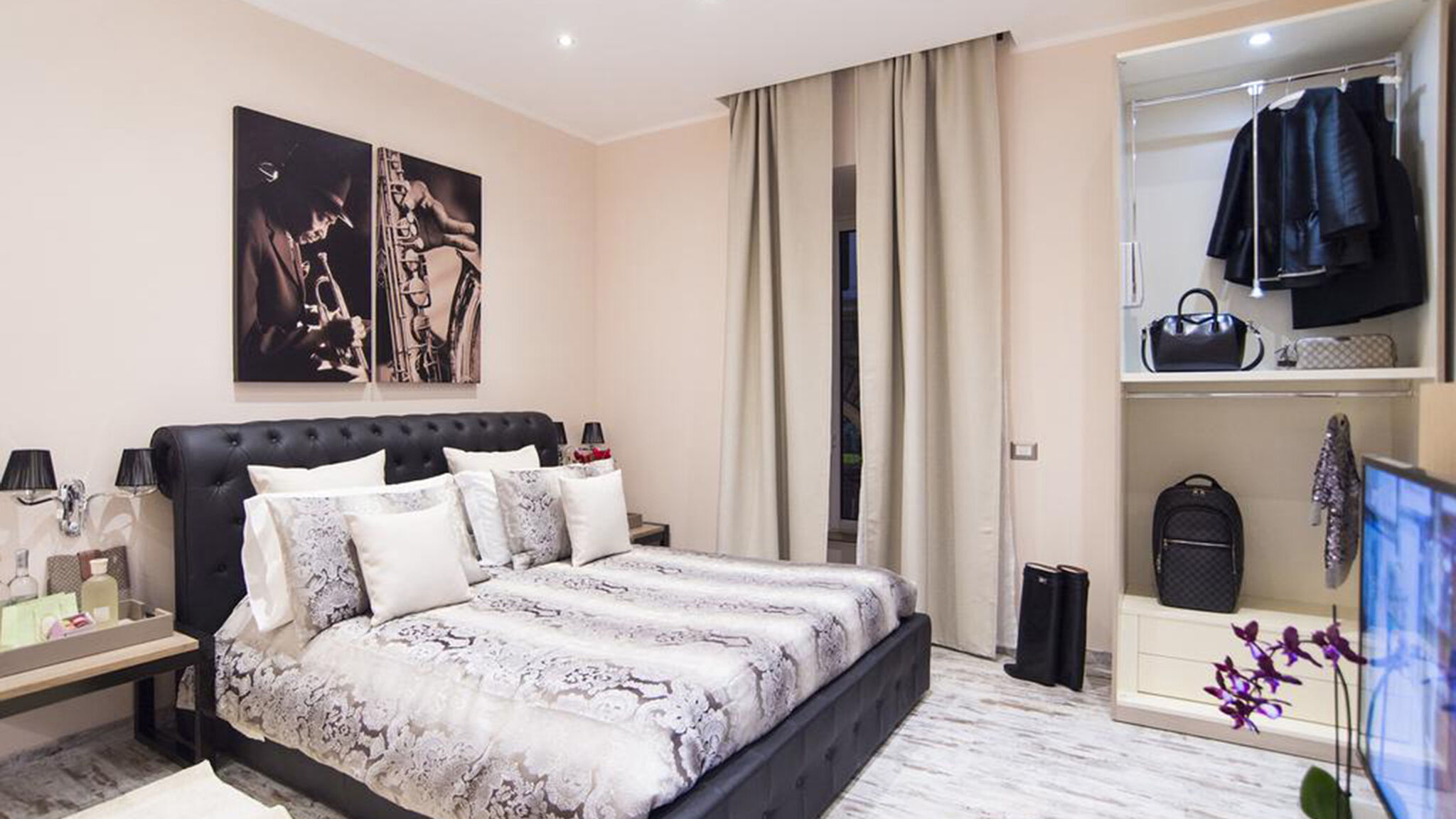 Italianway Roma Colonna 18 room 1 by Ghor